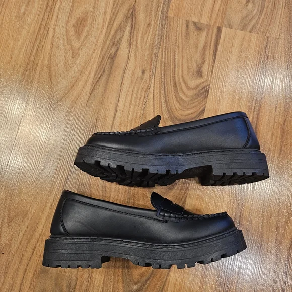 Boohoo Chunky Black Platform Loafers - Picture 6 of 8